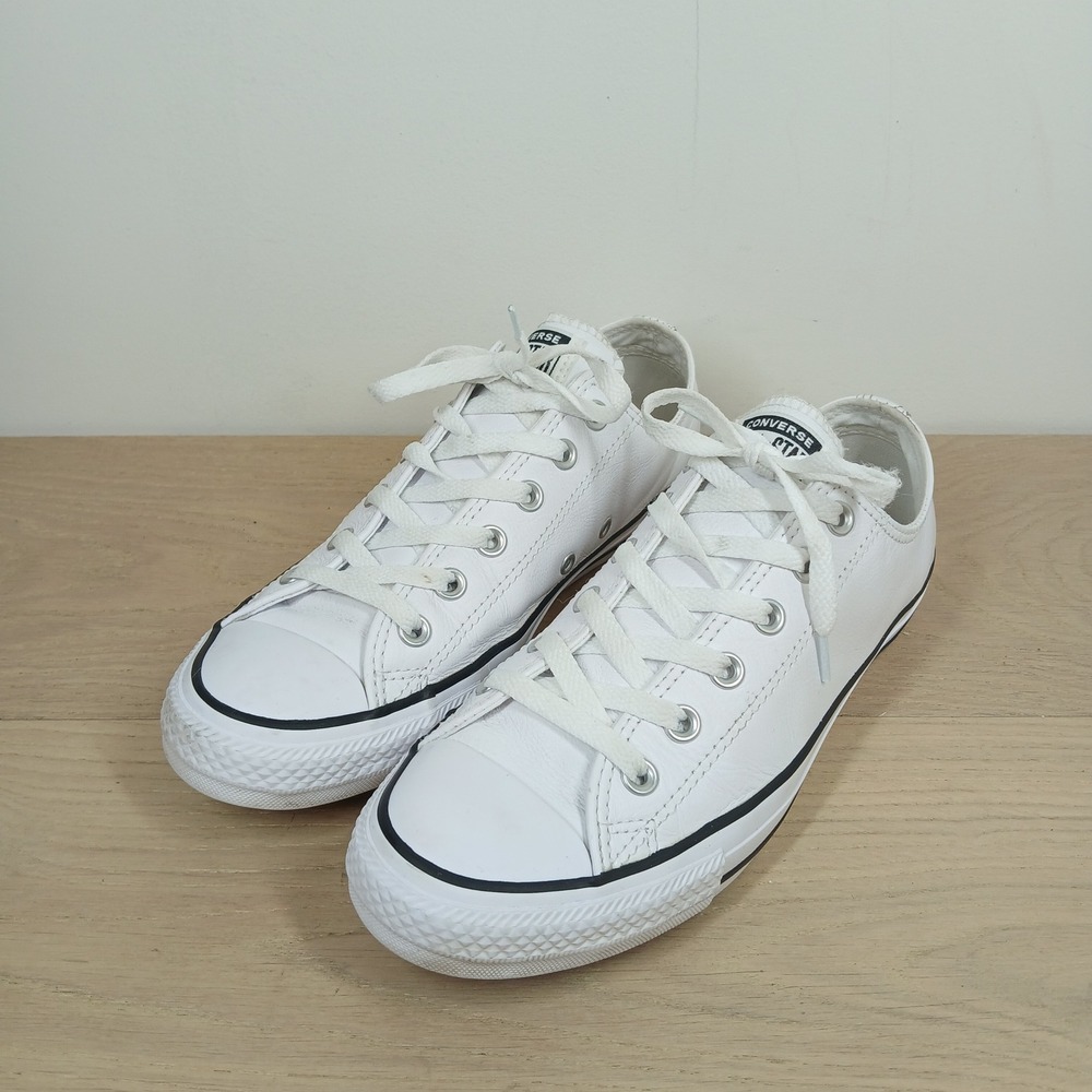 Converse Chuck Taylor All Star Sneakers Men 7 White Leather Low Top Classic